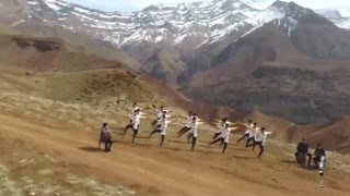 کلیپ رقص آذری فوق العاده زیبای گروه آیلان بنام "آیلانیش"