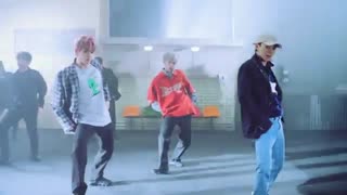 موزیک ویدیو horololo  از  EXO-CBX