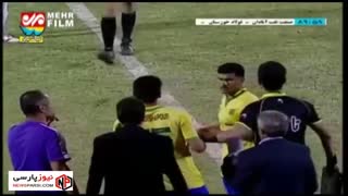 اخراج عجیب بازیکن صنعت نفت قبل از ورود به زمین