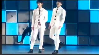 Onew's military enlistment + funny videos توضیحات :(