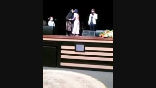 فیلم جایزه گرفتن گلشیدگرامی