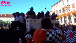 فستیوال جنگ پرتقال در ایتالیا