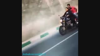 دختر موتور سنگین سوار در اتوبان؟!!!