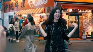 عکاسی در یکی از مناطق شلوغ شهر