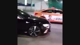 ظاهرا بکهیون تو ماشینه TㅅT