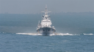 توقیف 3 شناور اوکراینی  توسط کشتی های روسی و تبادل آتش میان آنها