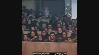 لطفا خانوم هاتون رو دو دستی بگیرید..!!!