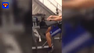 ورزش وخنده ببینید باحاله