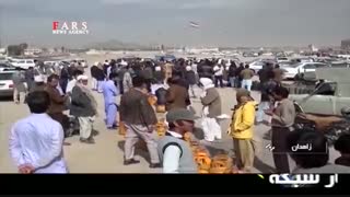 صف کشیدن مردم برای پر کردن کپسول گاز در زاهدان