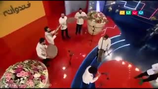 اجرای زنده امید حاجیلی  در خندوانه