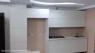 ساخت کابینت های گلاس همراه با صفحه ی روی کورین