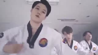 وقتی عشق BTS سیم همه رو میسوزونه...