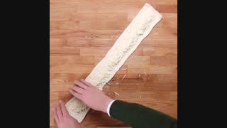 Cheese-stuffed Pizza Pretzels