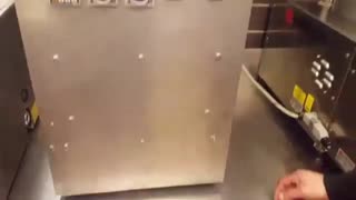 دستگاه بسته بندی پک ظرف یکبار مصرف