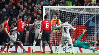 33  مهار فراموش‌نشدنی  دروازه‌بانان در فوتبال جهان