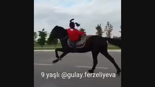 نبینم دیگه کسی بگه دختر است دیگه /توضیحات