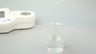 بررسی قیمت  مشخصات فنی و خرید رفرکتومتر آبمیوه هانا HANNA HI 96811