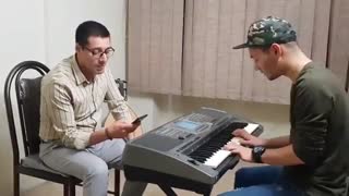 آهنگ نوازش اثر ابی - با صدای محمود عبدالملکی و آرمین اثباتی در کلاس صداسازی و آواز  #صداسازی #آواز