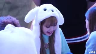 اولین و واقعیترین و ... لیسا در بلک پینک هستم کپشن مهم