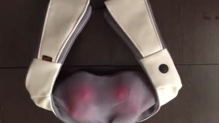 ماساژورغلطکی کتف فوق العاده کاربردی در رفع خستگی و گرفتگی عضلات