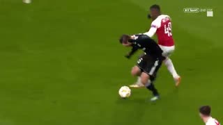 خلاصه دیدار آرسنال 1_0 قره‌باغ (گروه E لیگ اروپا)