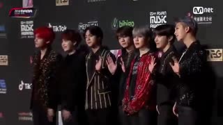 BTS فرش قرمز مراسم MAMA 2018 IN HONG KONG