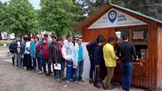 توصیف پناهجویان از وضعیت دشوار زندگی اردوگاهی در صربستان