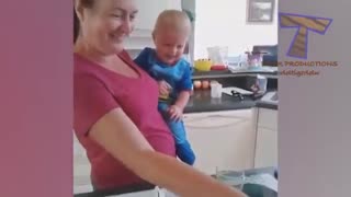 کلیپ و فیلم های خنده دار از بچه ها