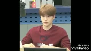 #idol dancing and singing to EXO Tempo