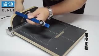 Foam cutting table