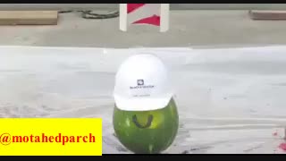 ضرورت استفاده از کلاه ایمنی در خطوط تولید
