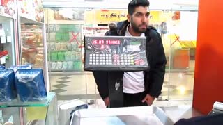 این داستان: گرونی مرغ