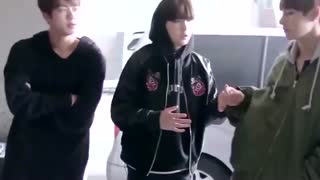 وقتی دساشون یخ زده >…<