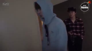 BANGTAN BOMB جدید * دوربین سورپرایز ... لطفا زودتر بیا بیرون ♡ BTS ♡