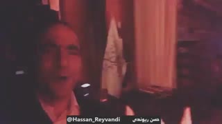 چتر حامد همایون رو گرفتم