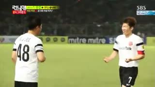 کاپیتان فوتبال جی سوک جین از runningman 200