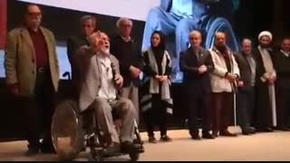 سخرانی یک خیر دلسوز در جمع مردم: چرا با داشتن 9 درصد منابع دنیا و یک درصد جمعیت این همه فقر؟