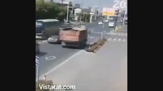 خطرناک ترین تصاویر ضبط شده دوربین های مداربسته از واژگونی ماشین های سنگین