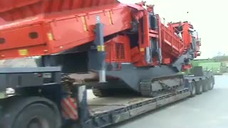 حمل بار ترافیکی با ماشین باربری سنگین بار