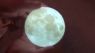 پرینتر سه بعدی و لامپ به شکل ماه