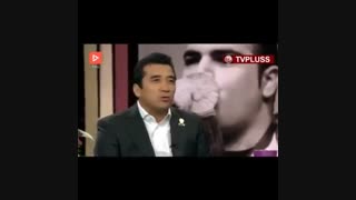 مجری و ده نمکی و گره زد به هم.