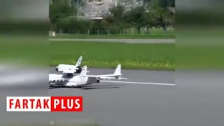 پرواز شاتل فضایی رادیوکنترلی در آسمان