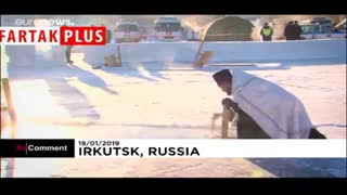 غسل کردن روس‌ها در دمای هوا منفی ۱۵درجه!