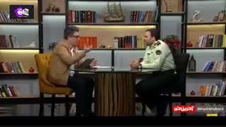 سوال رشیدپور؛ چرا پلیس لبخند نمی زند؟