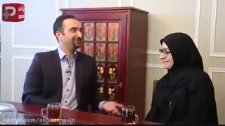 توضیحاتی که 2 مجری زن و مرد پیرامون بغل کردن همدیگه تو برنامه زنده دادن