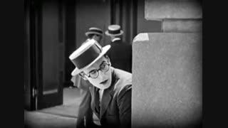 فیلم کمدی ایمنی آخر از همه - هارولد لوید