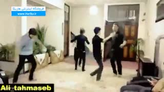 وقتی داری بادوستات حال می کنی و بابات میاد