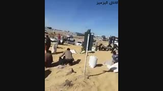 [ Video ] واژگونی تریلی گندم در جاده سیرجان بندرعباس و باز هم کمک رسانی سریع