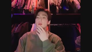 ادا درآوردن جونگ کوک با آهنگ scenery ته ته (توییتر)