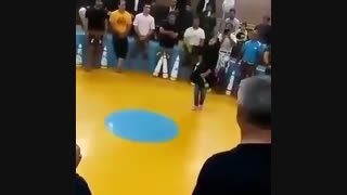 این خودش یه پا پهلوان هست